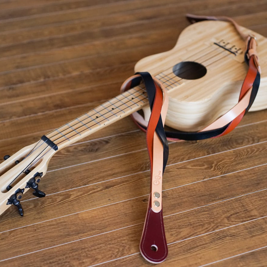 Triad for ukulele トライアド Camel×Brown×Black ウクレレに装着したイメージ 4