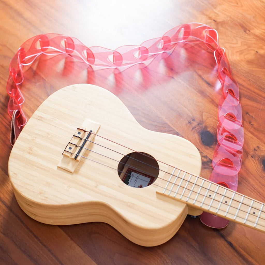 Wellington for ukulele Clear ver. ウェリントン PVCRed×革Wine Red ウクレレに装着したイメージ