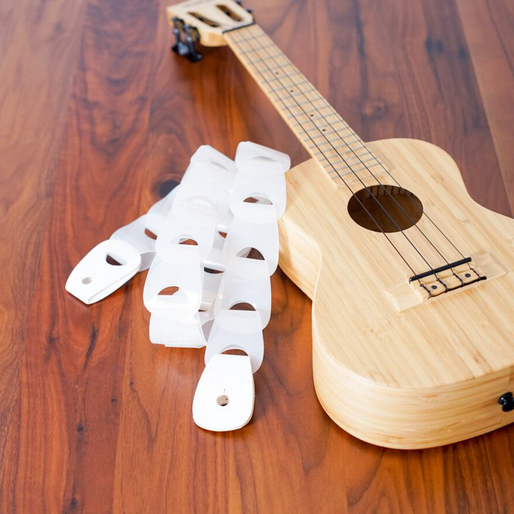 Wellington for ukulele Clear ver. ウェリントン PVCWhite×革White ウクレレに装着したイメージ