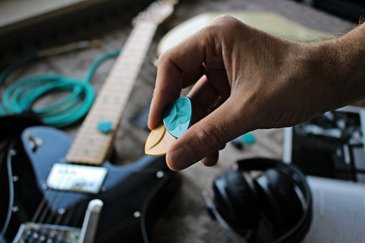 ギターピックホルダーの使い方完全ガイド｜もう本番前に慌てない