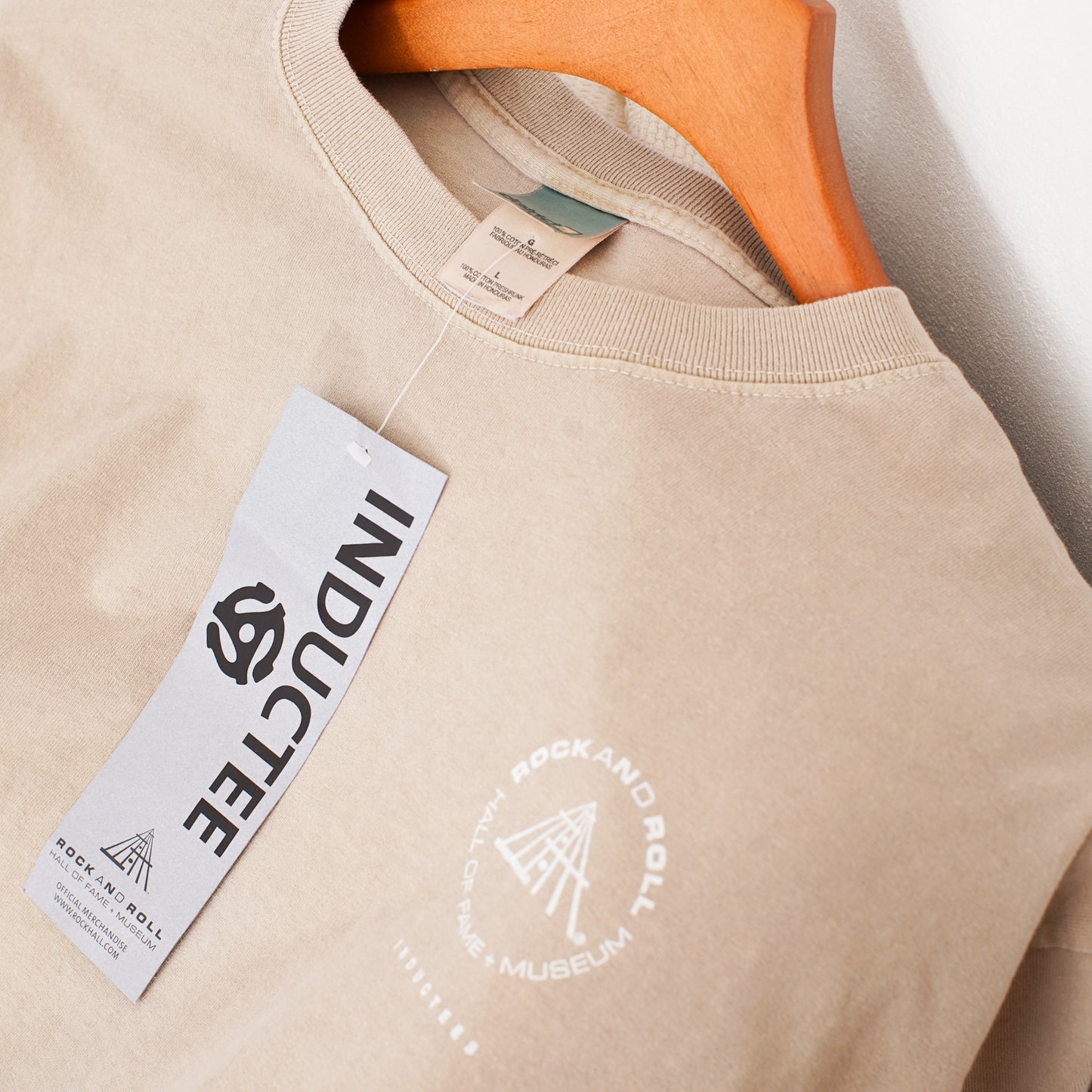 R&R Museum Tee 美術館で売っていたギターTシャツ｜ギターストラップ屋が選ぶ古着＆雑貨