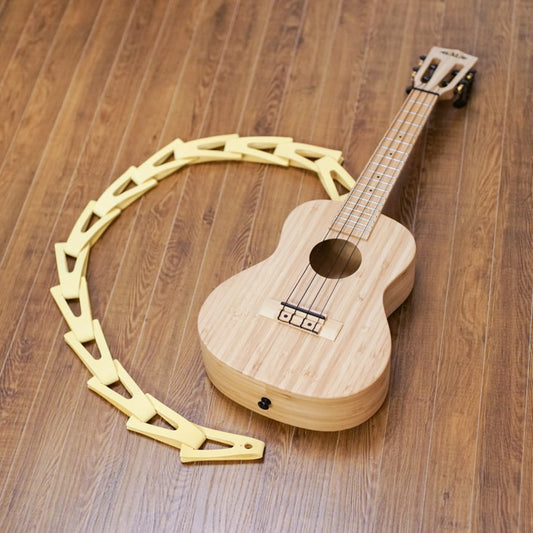 kolmio for ukulele コルミオ Yellow ウクレレに装着したイメージ
