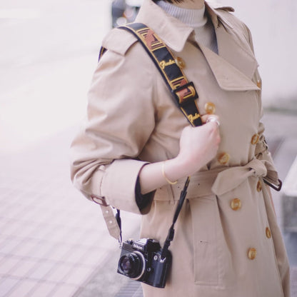 Backstage for Camera | An attachment that turns a guitar strap into a camera strap