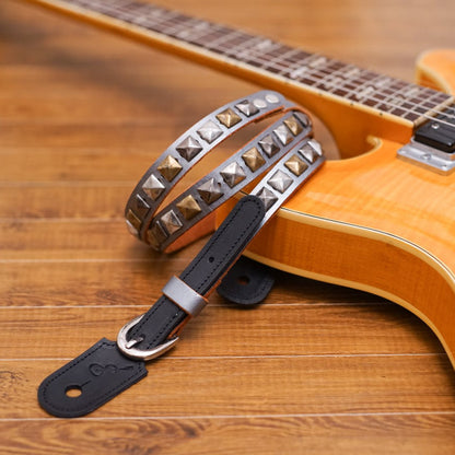 attacca | Attachment that turns a belt into a guitar strap