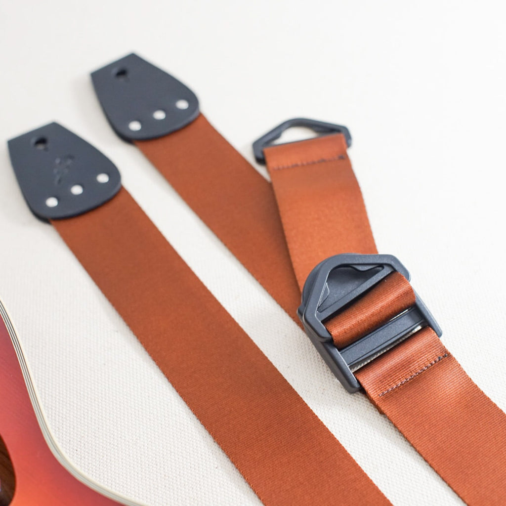 Courier | One-handed adjustable guitar strap