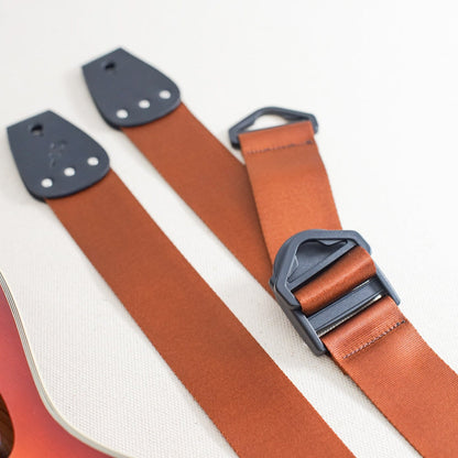 Courier | One-handed adjustable guitar strap