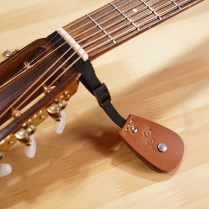 Onstage | Guitar strap attachment [Ideal for guitars and ukuleles with only one strap pin]