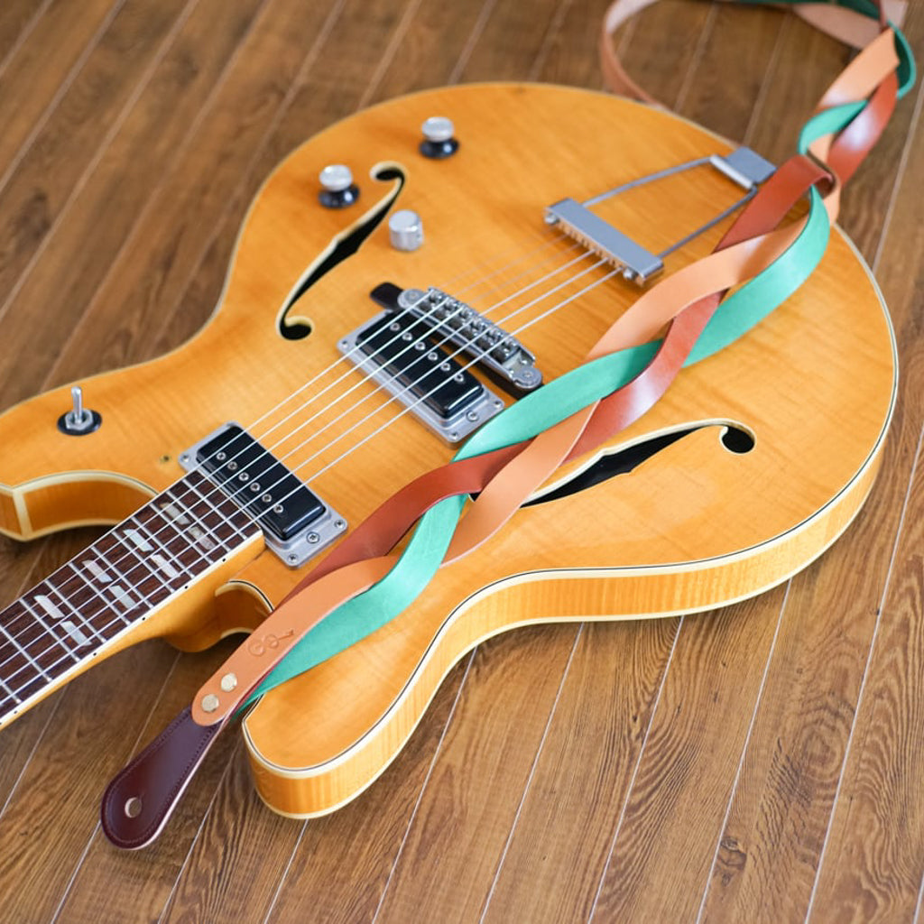Triad トライアド Camel×Brown×Green ギターに装着したイメージ 3
