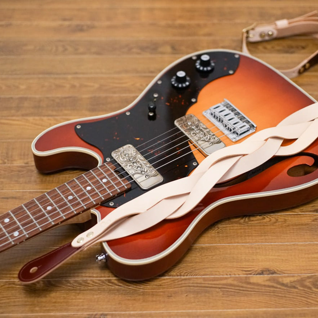 Triad トライアド Natural ギターに装着したイメージ 1