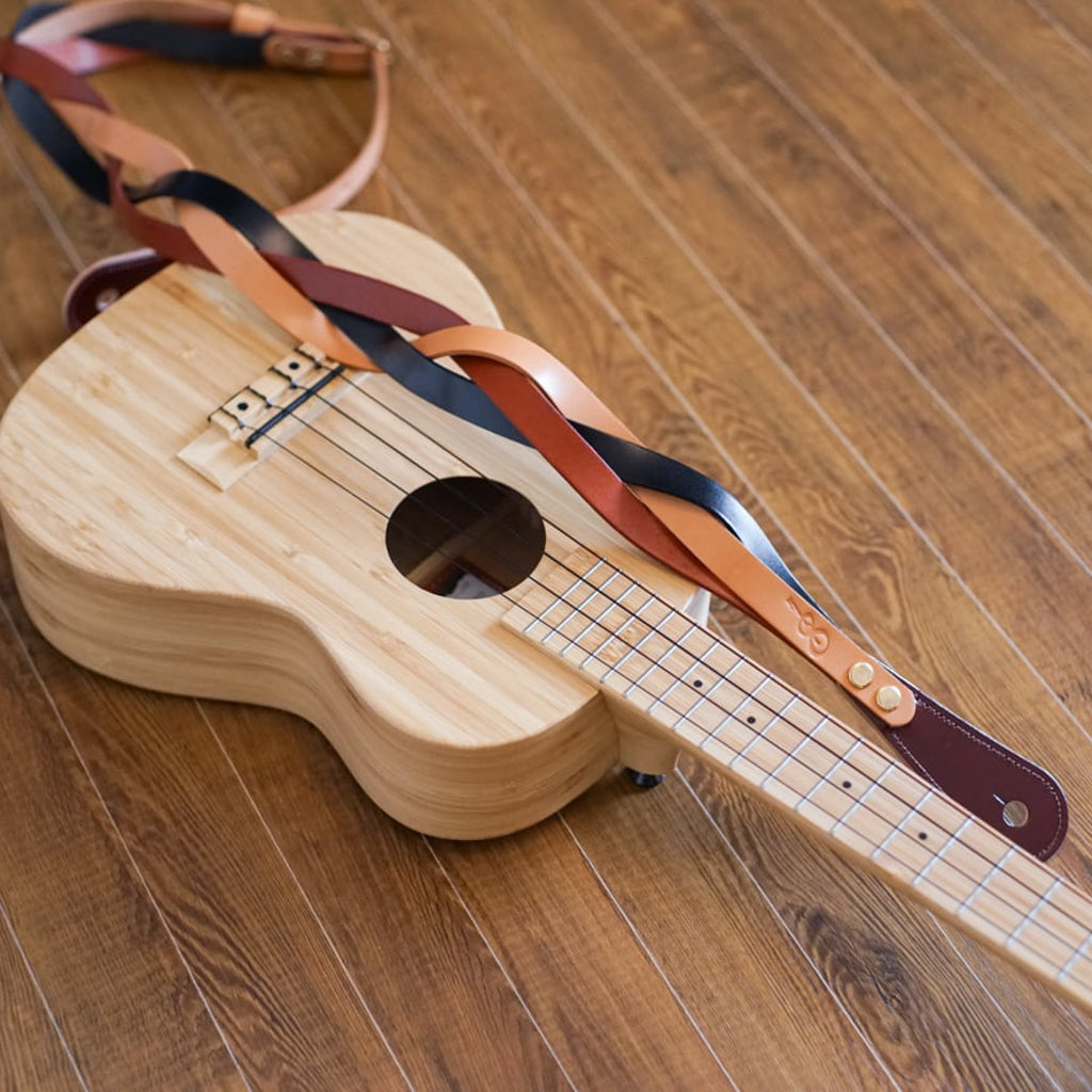 Triad for ukulele トライアド Camel×Brown×Black ウクレレに装着したイメージ 1