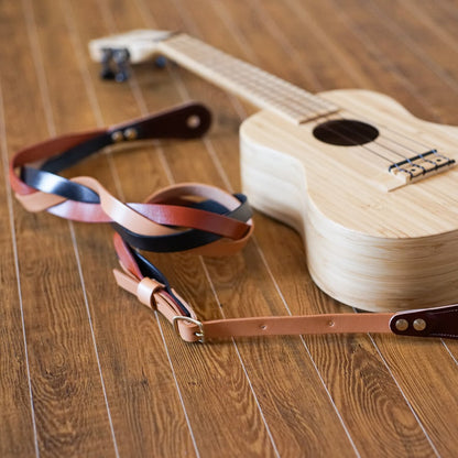 Triad for ukulele トライアド Camel×Brown×Black ウクレレに装着したイメージ 2