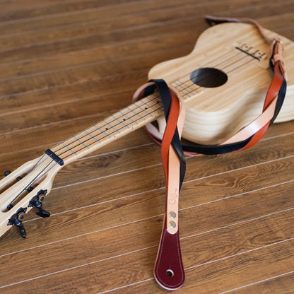 Triad for ukulele トライアド Camel×Brown×Black ウクレレに装着したイメージ 4
