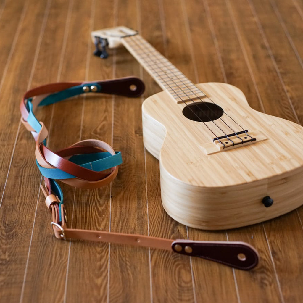 Triad for ukulele トライアド Camel×Brown×Sora ウクレレに装着したイメージ 4